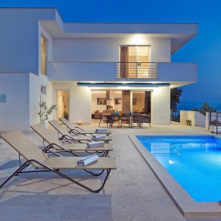 Luxury Villa Mala พอดโกรา ภายนอก รูปภาพ