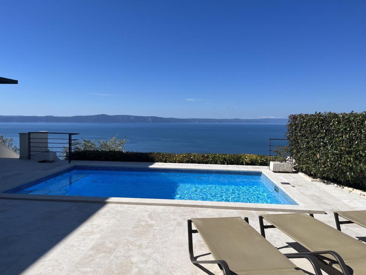 Luxury Villa Mala พอดโกรา ภายนอก รูปภาพ