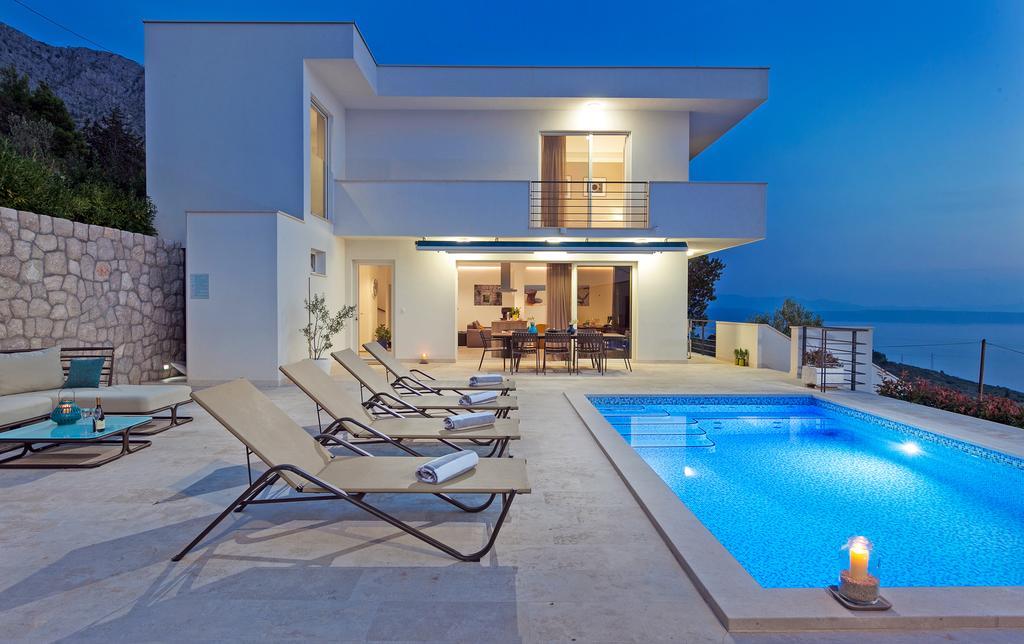 Luxury Villa Mala พอดโกรา ภายนอก รูปภาพ